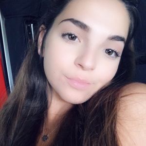 Meet your Posher, Selena